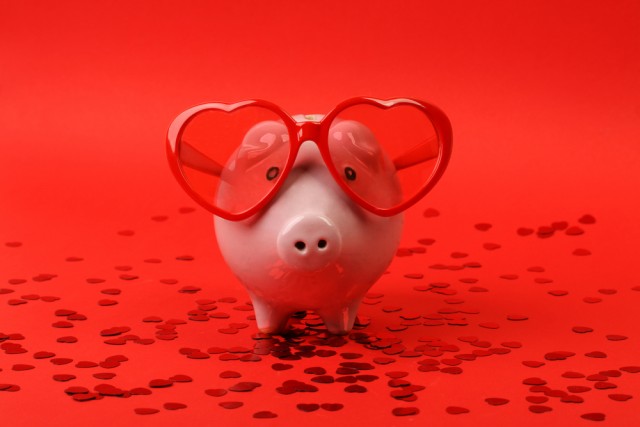 6 Ways to Save & Seduce This Valentine’s Day