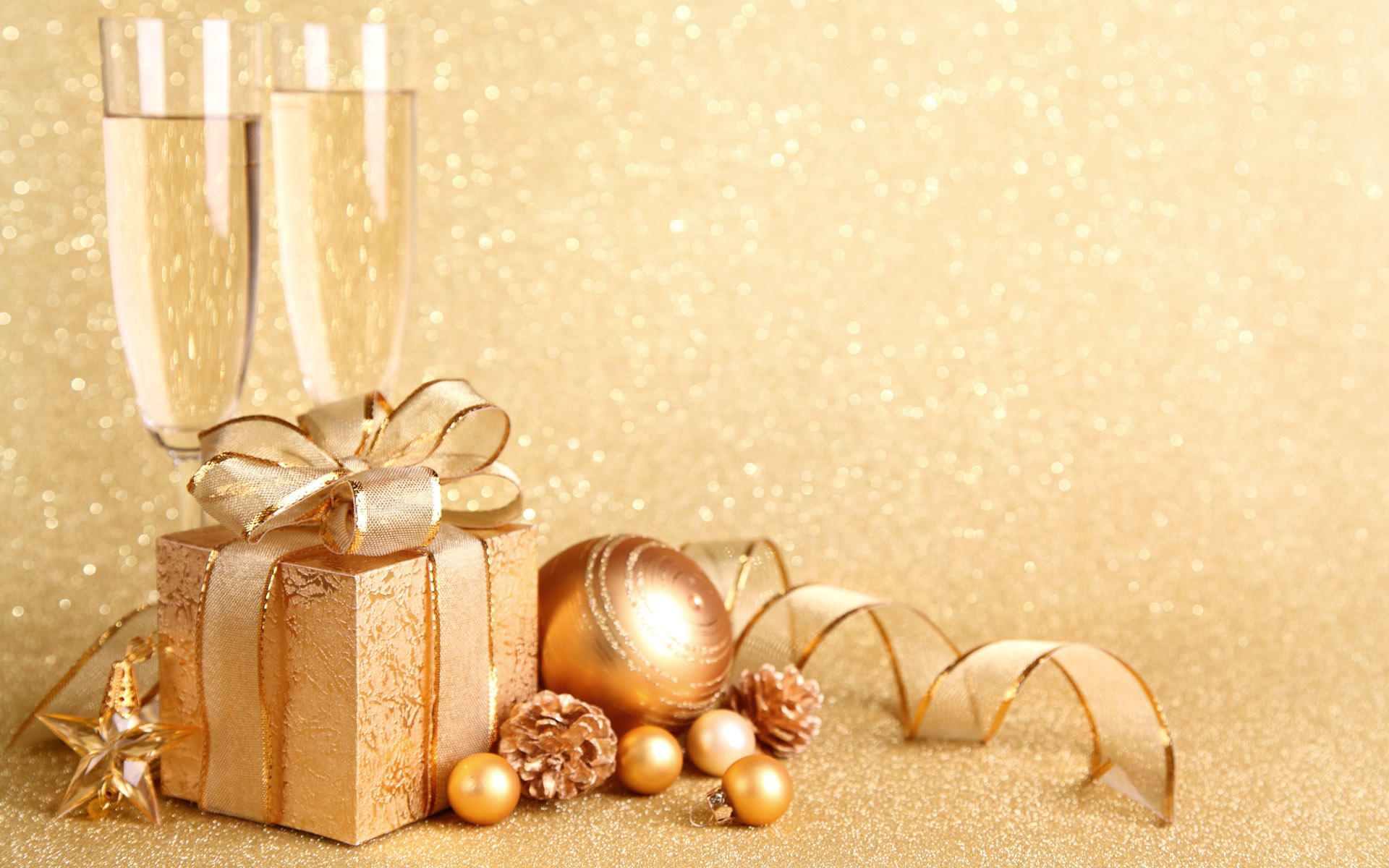 How To Save Money This Christmas Without Losing The Sparkle
