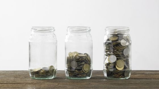 Teach children to save pocket money with jars