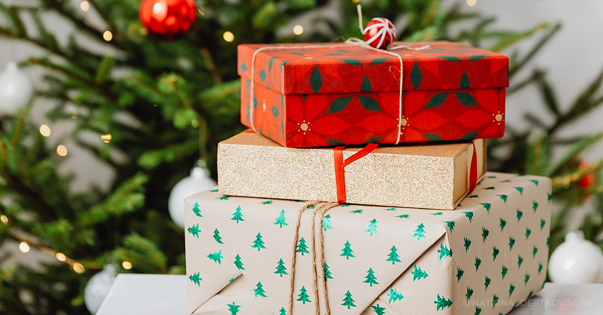 save money on gifts this Christmas